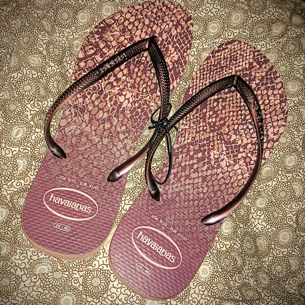 NWOT 🌊 Havaianas 🌴 Copper Bronze Snake Print